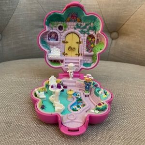 Polly pocket 1990 garden surprise compact